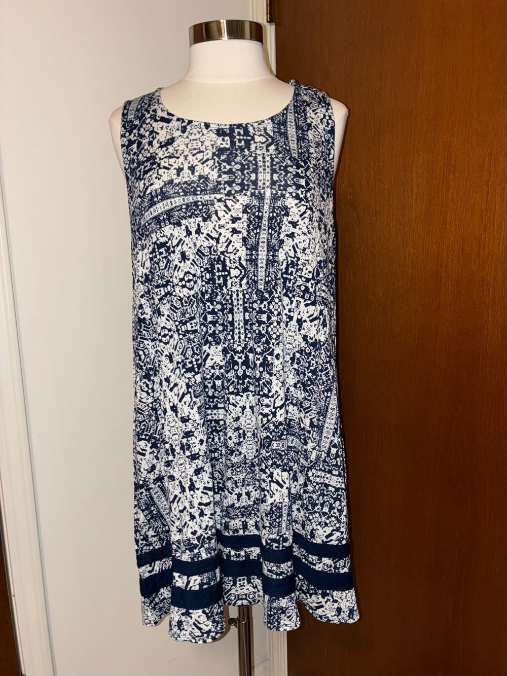 Ellen Tracy Navy and White Printed night dress